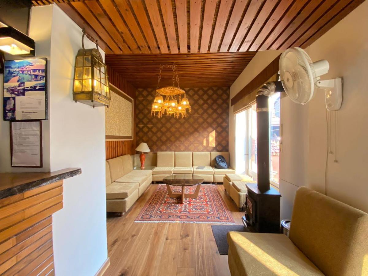 på 100 m² i Pahalgam, med 1 sovrum och 1 badrum  Exteriör bild
