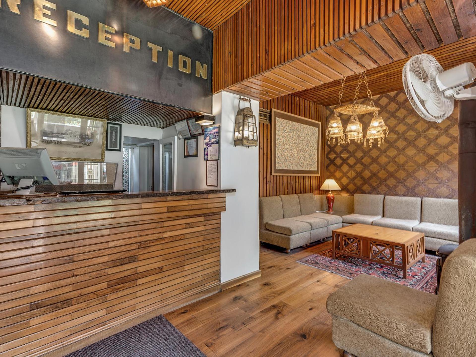 på 100 m² i Pahalgam, med 1 sovrum och 1 badrum  Exteriör bild