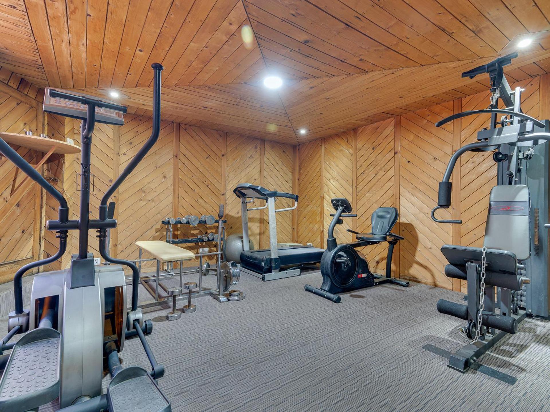 på 100 m² i Pahalgam, med 1 sovrum och 1 badrum  Exteriör bild