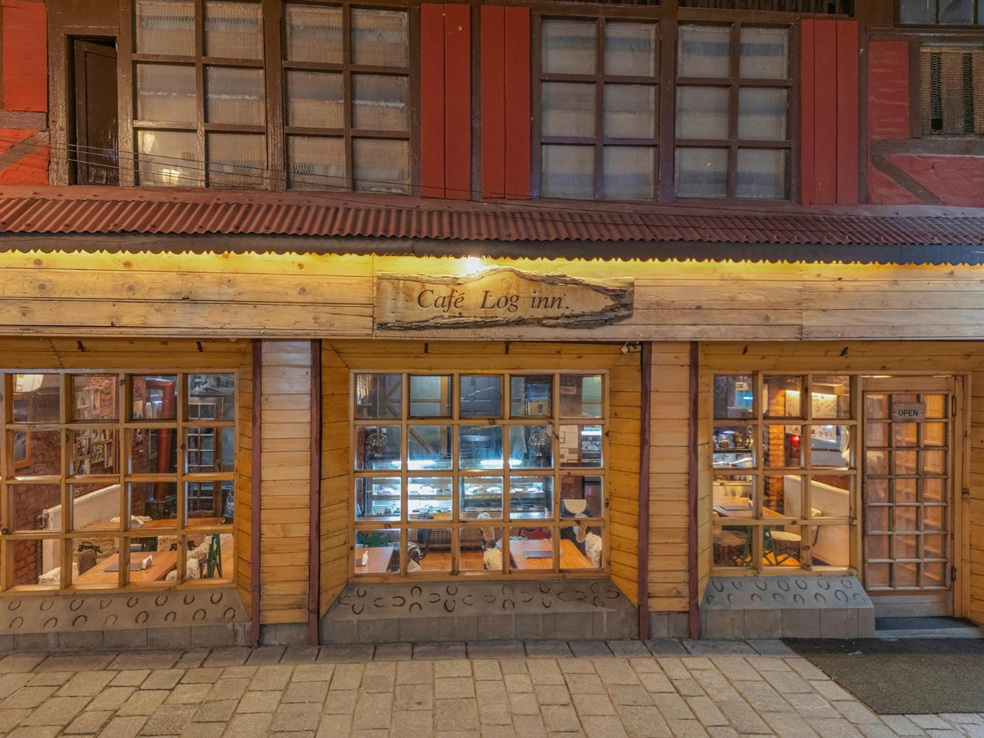 på 100 m² i Pahalgam, med 1 sovrum och 1 badrum  Exteriör bild