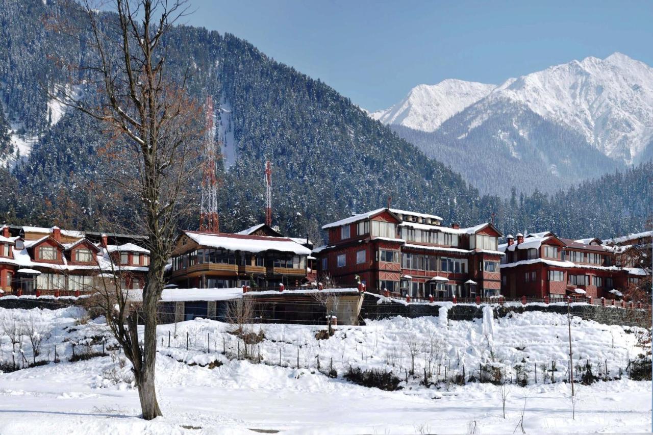 på 100 m² i Pahalgam, med 1 sovrum och 1 badrum  Exteriör bild